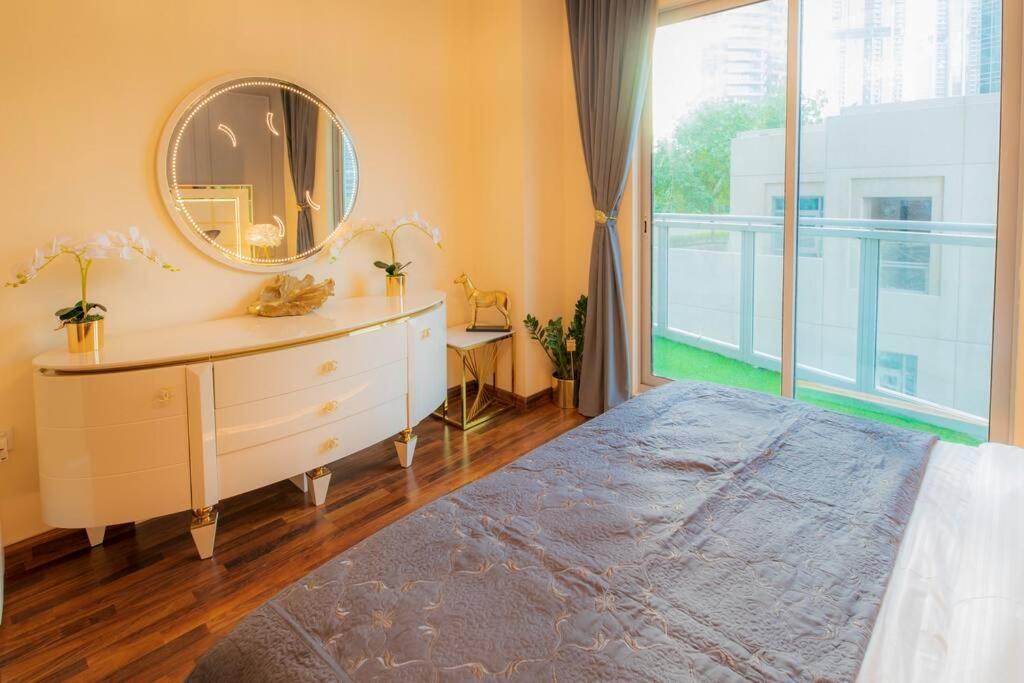 First Class 2Br With Full Burj Khalifa And Fountain View Dubai Esterno foto